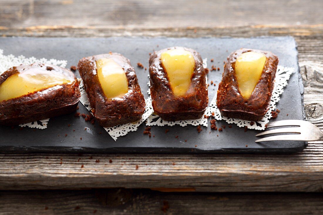 Small chocolate and pear cakes