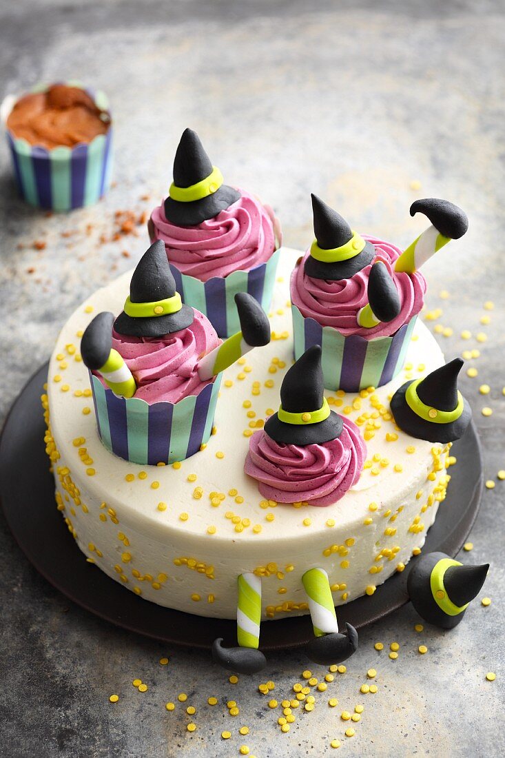 'Wicked Witch' cake with white chocolate and buttercream