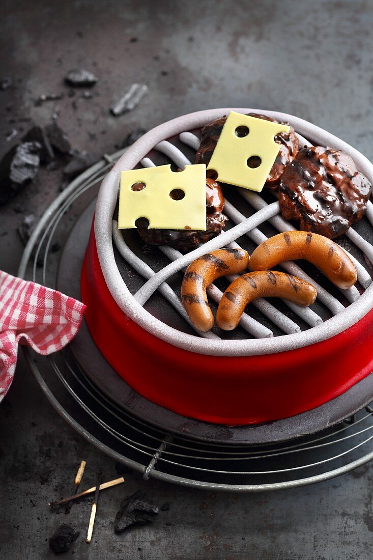 'BBQ-Party' fondant icing cake for BBQ fans