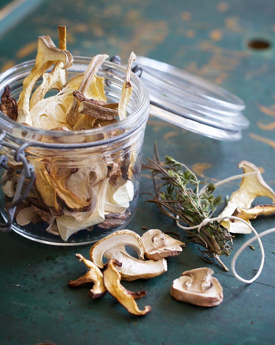 Home-dried mushrooms with herbs