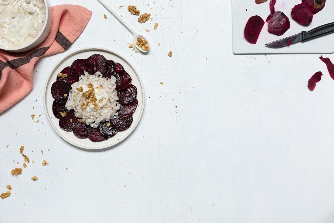 Beetroot carpaccio with gorgonzola and Shirataki noodles (low carb)