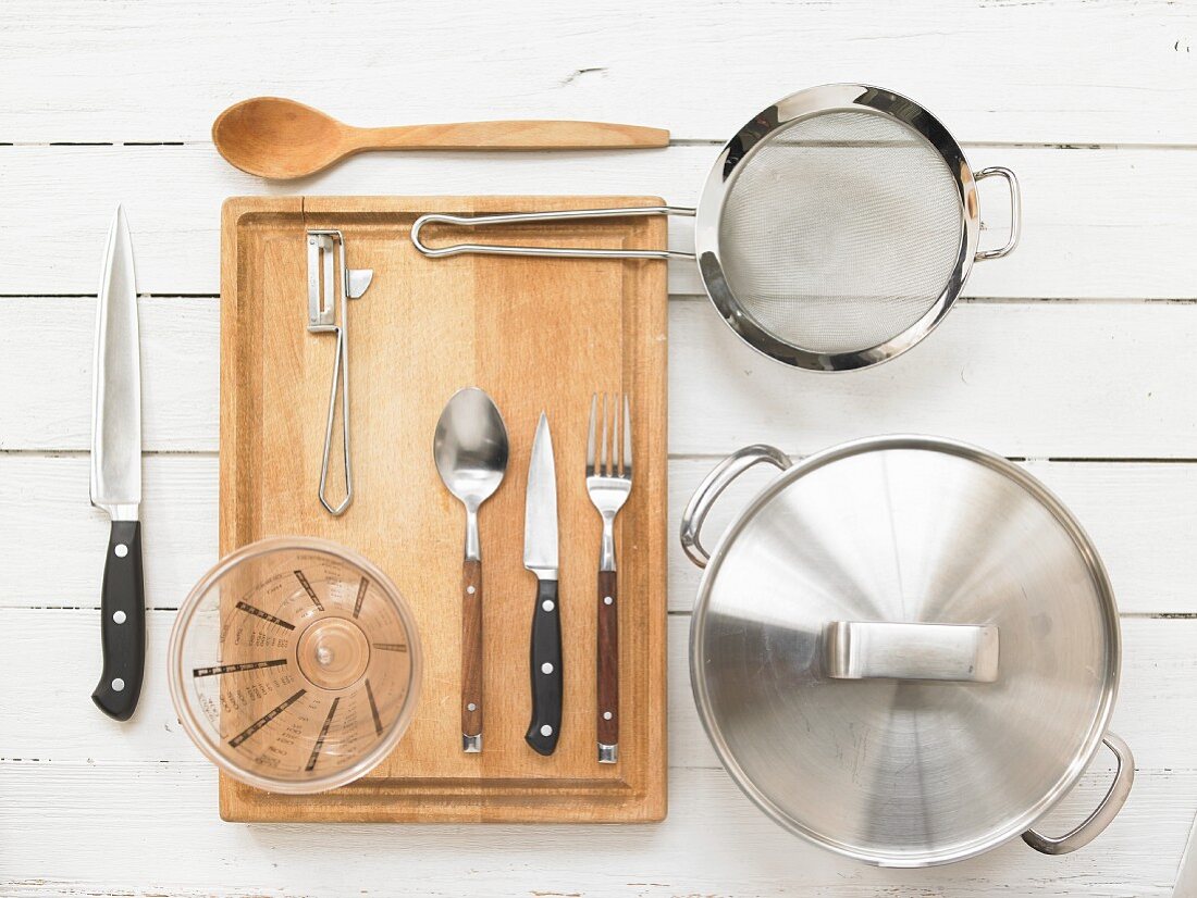 Kitchen utensils for the preparation of pilaf
