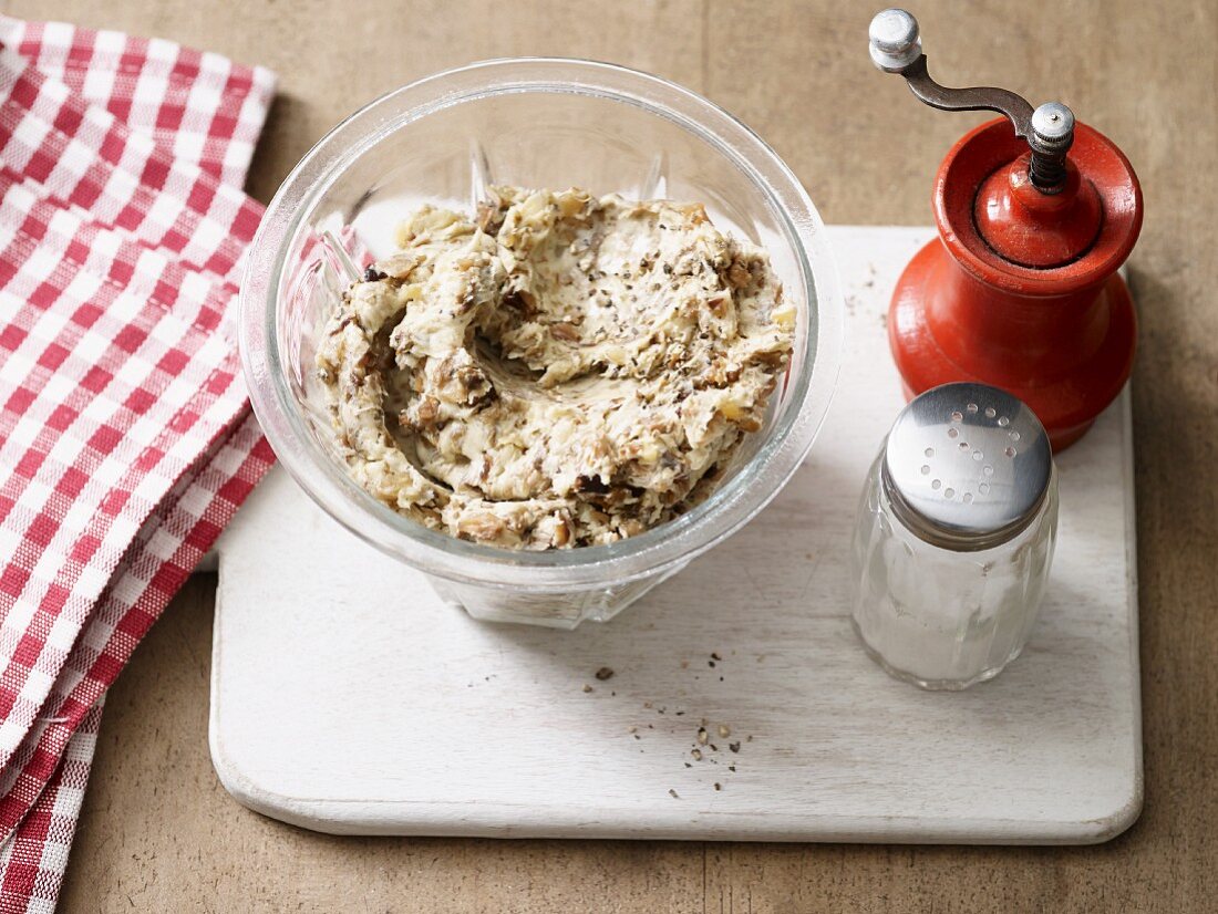 Porcini butter with walnuts (lactose-free)