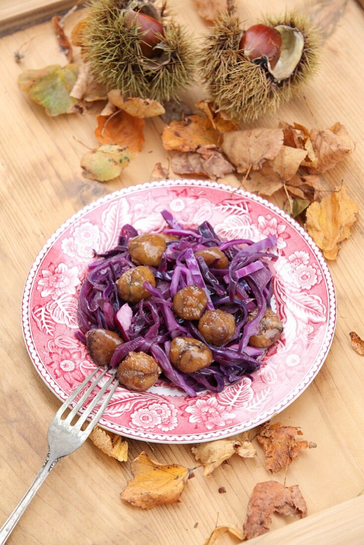 Red cabbage with glazed chestnuts
