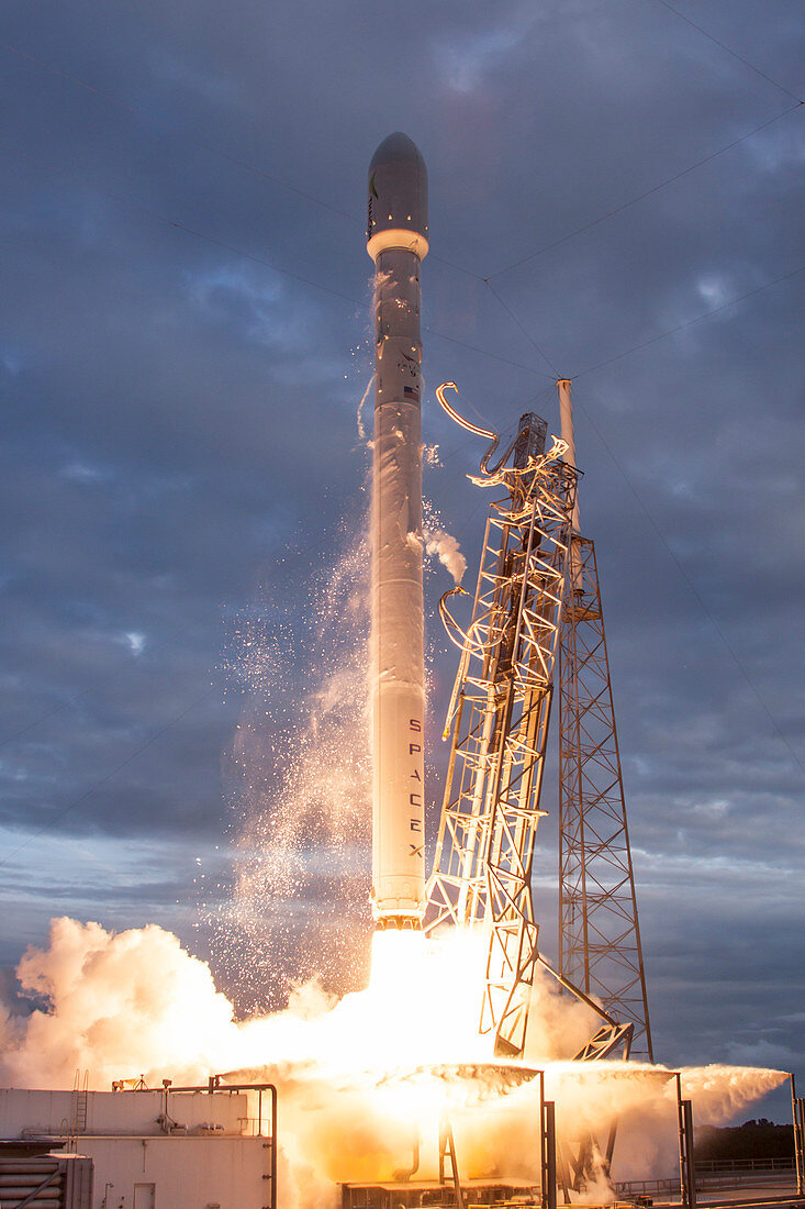 Falcon 9 rocket launch by SpaceX, 2014