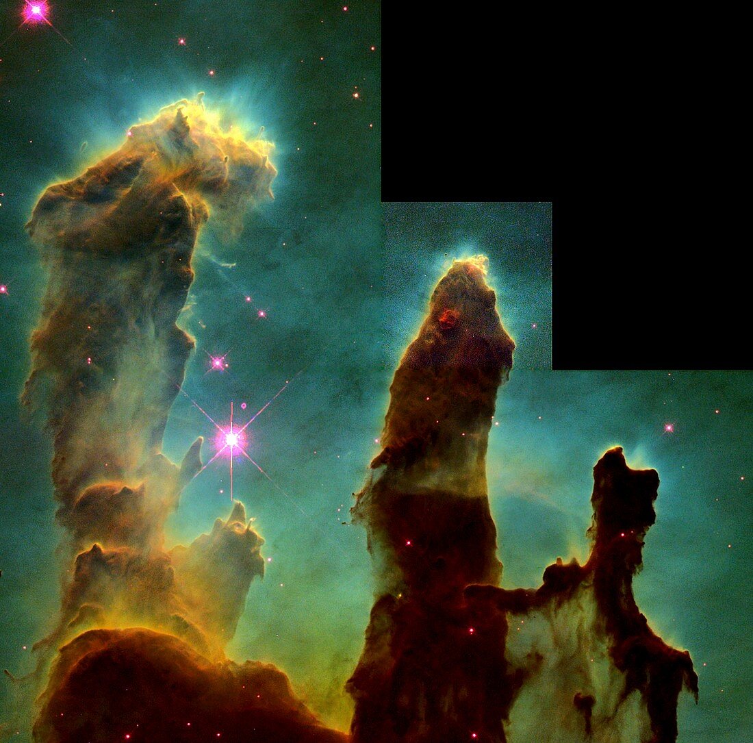 Pillars of Creation in Eagle Nebula, 1995 HST image