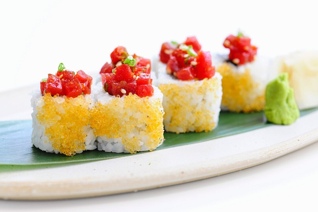 Ura-maki with tomato coulis and flying fish roe