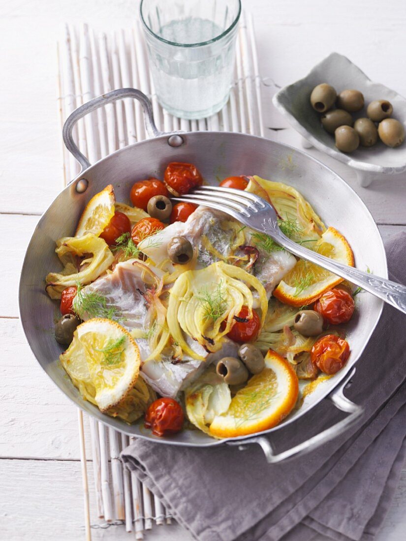 Cod with oranges, fennel, cherry tomatoes and olives (no carb)