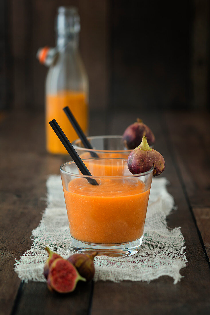 Fig and sea buckthorn smoothie