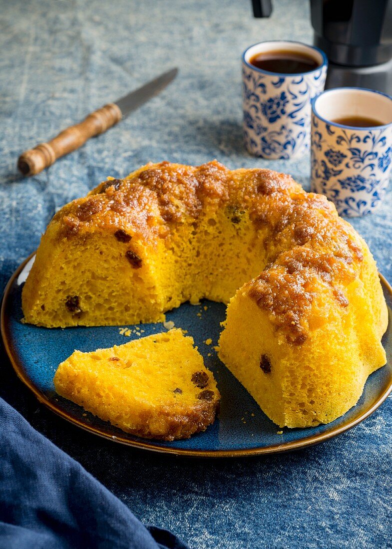 Pumpkin with raisins, sliced