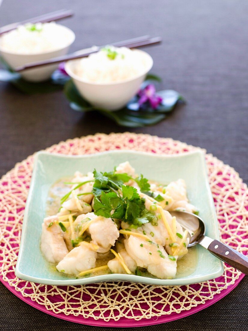 Fisch mit Ingwer und Koriander aus dem Wok