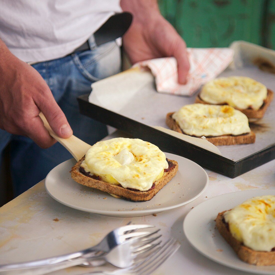 Toast Hawaii with pineapple