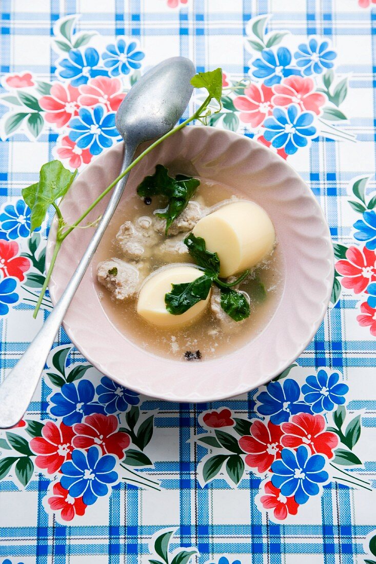 Soup Tahu Gap Tam Lüng (Suppe mit Tofu, Hackfleisch und Spinat, Thailand)