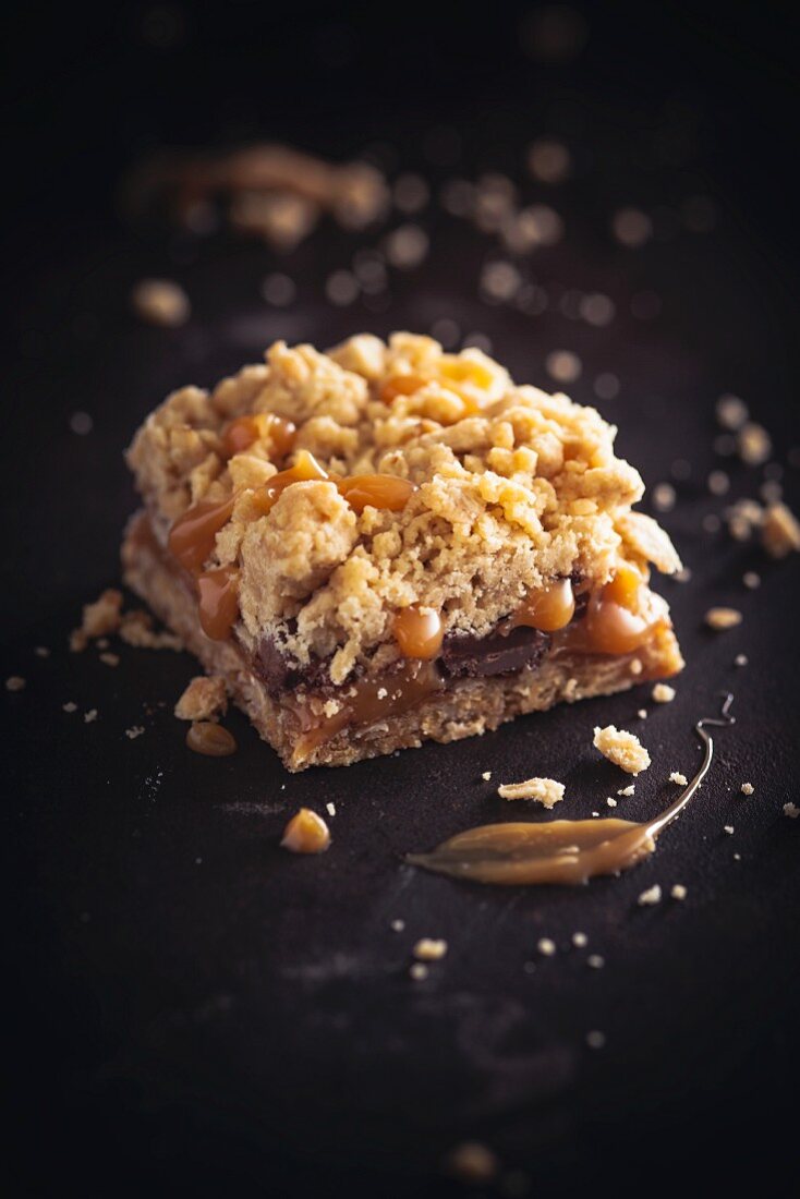 Carmelitas (chocolate & caramel bars topped with crumble)