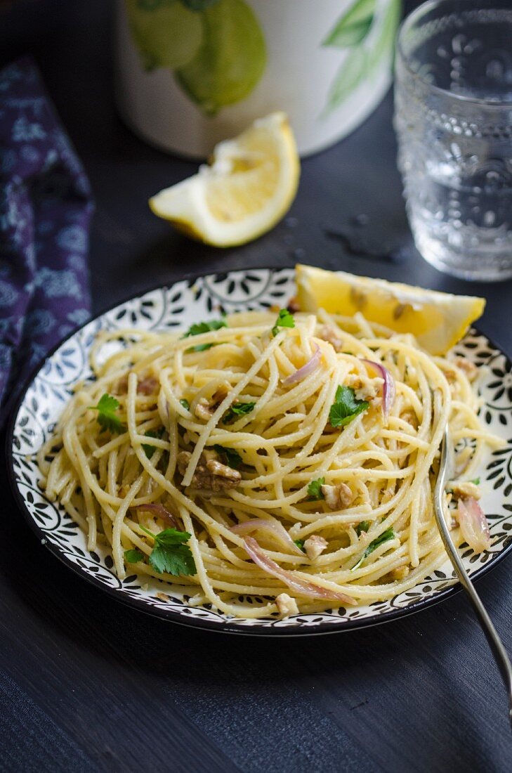 Spaghetti with lemon and walnut pesto