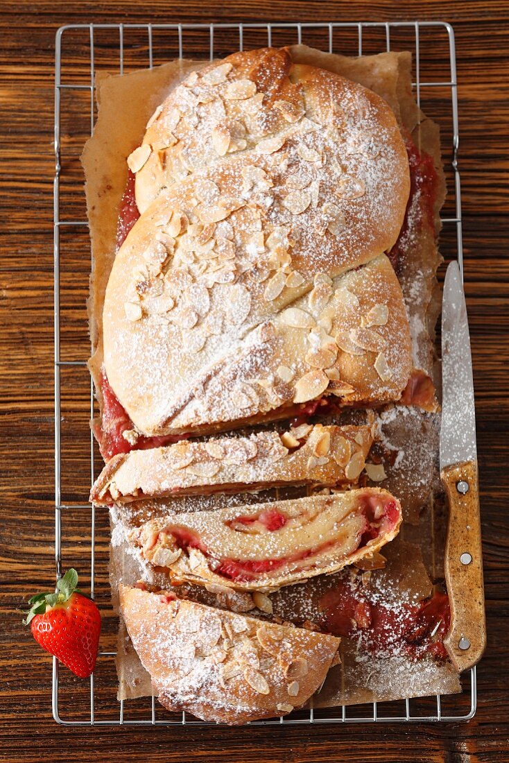 Sweet yeast bread wit strawberries and almonds