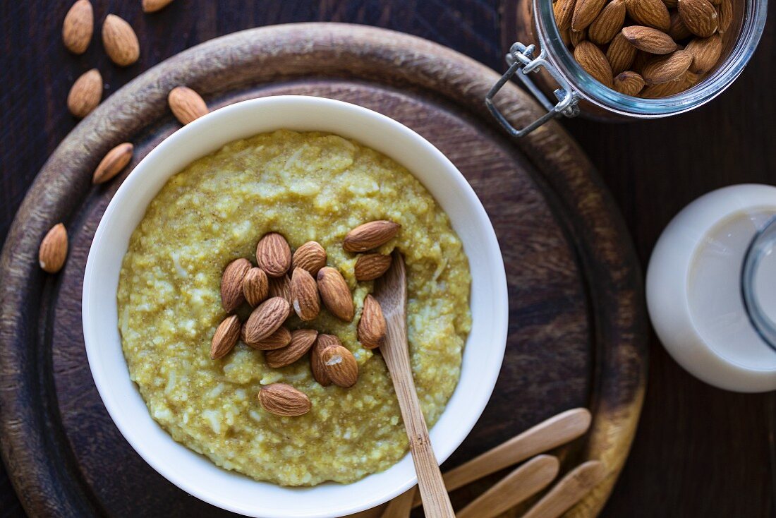 Amaranth, millet and rice porridge with roasted almonds