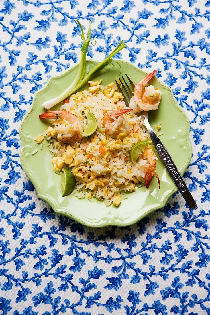 Khao Pad Gung (fried rice with prawns and egg, Thailand)