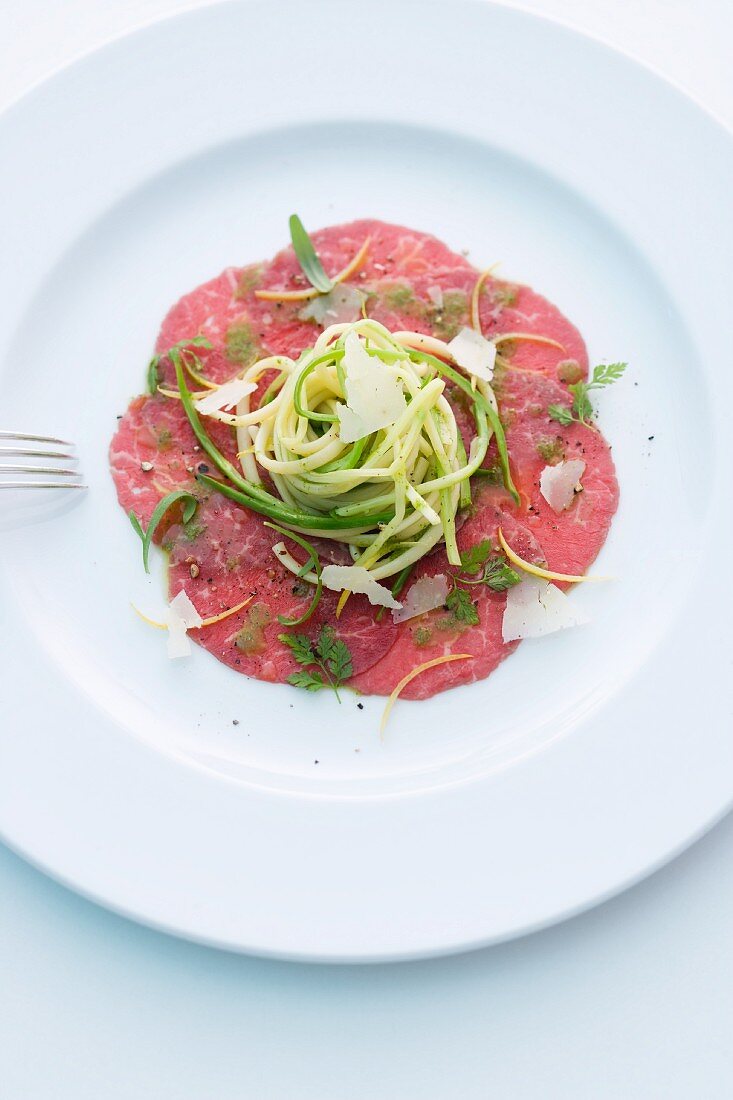 Beef carpaccio with asparagus pasta