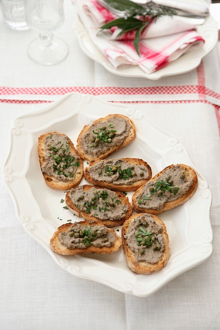 Toasts with Chicken Livers