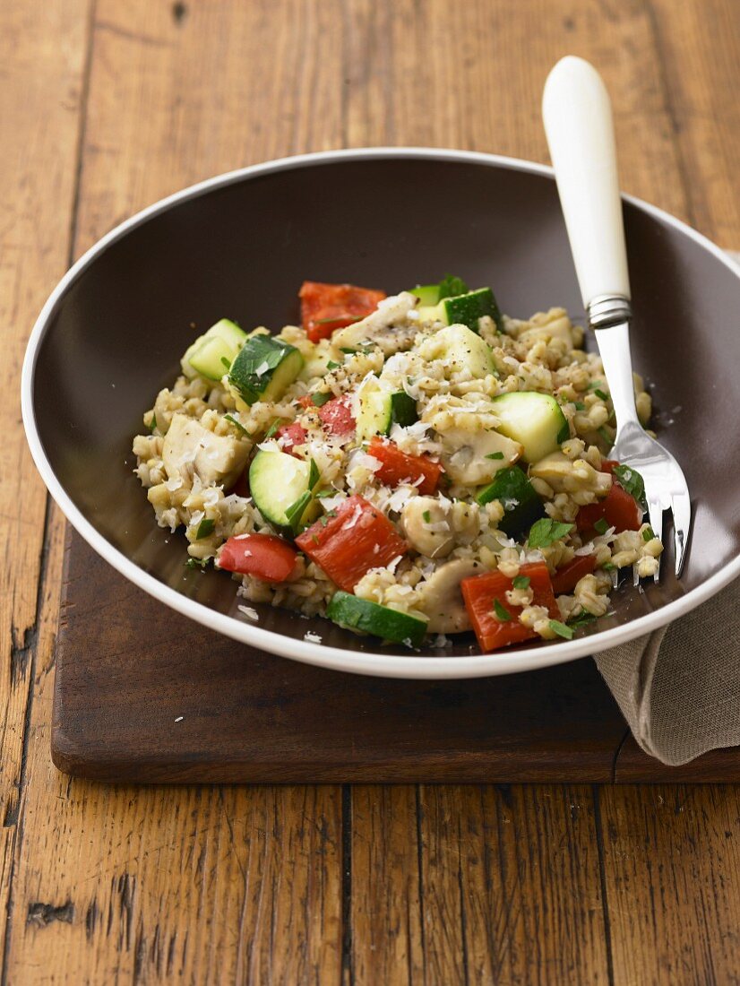 Gersten-Risotto mit Pilzen und Zucchini