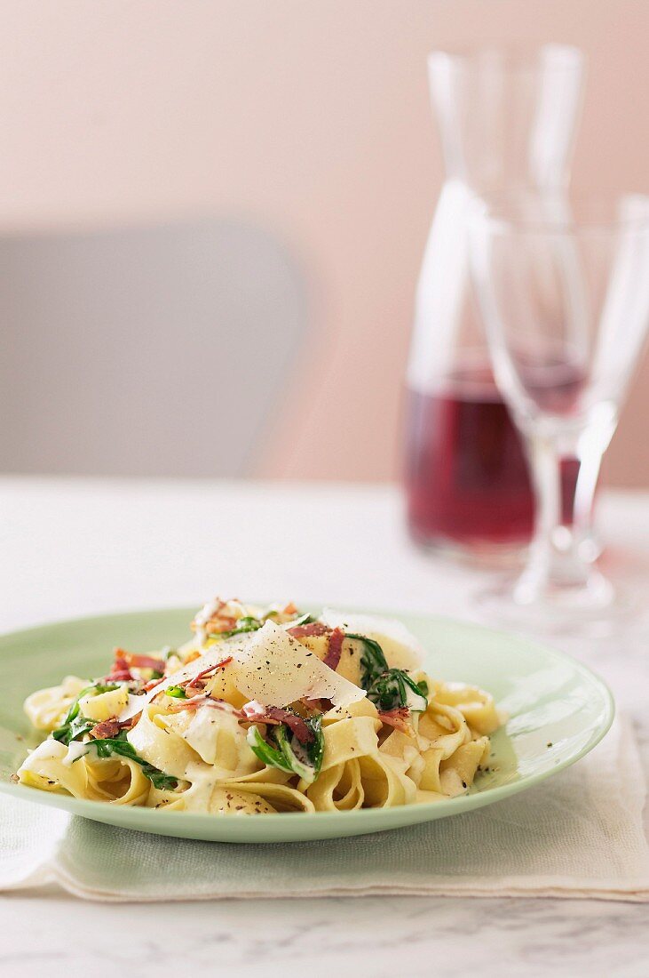 Fettucine with Spinach, Prosciutto and Cream Sauce