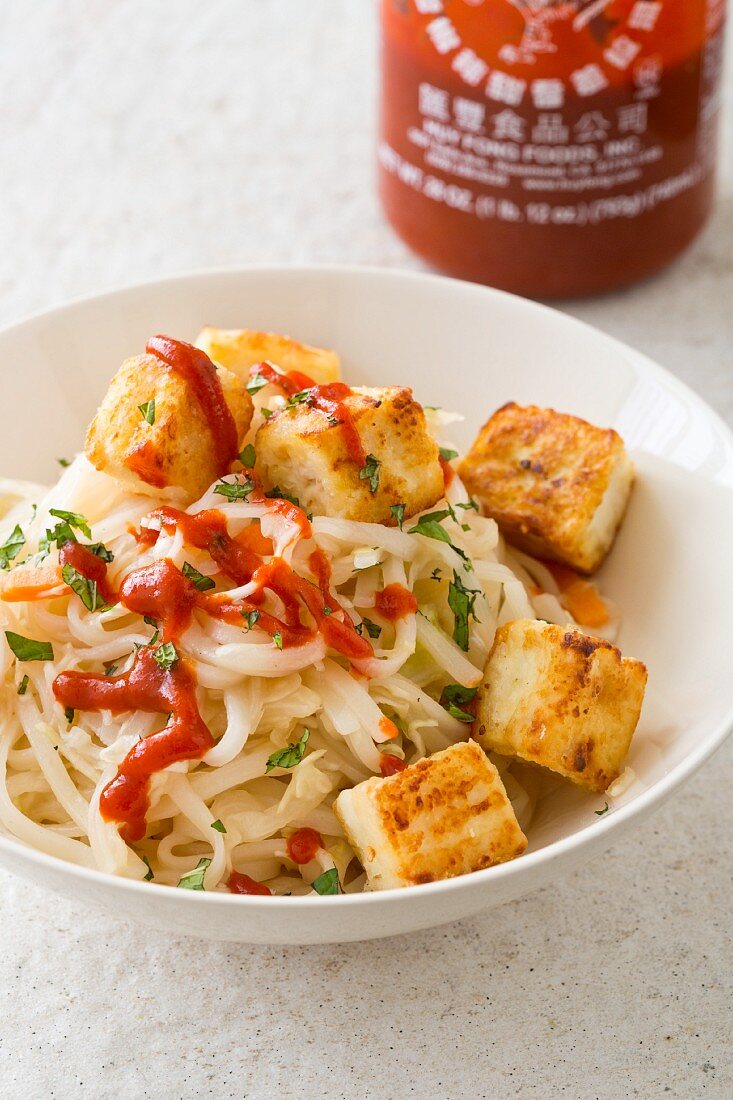 Rice noodles with crispy tofu and cabbage (Asia)
