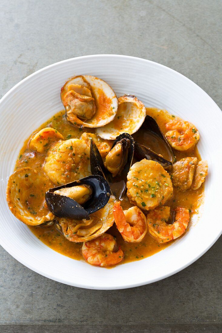 Mussel stew with prawns (Spain)