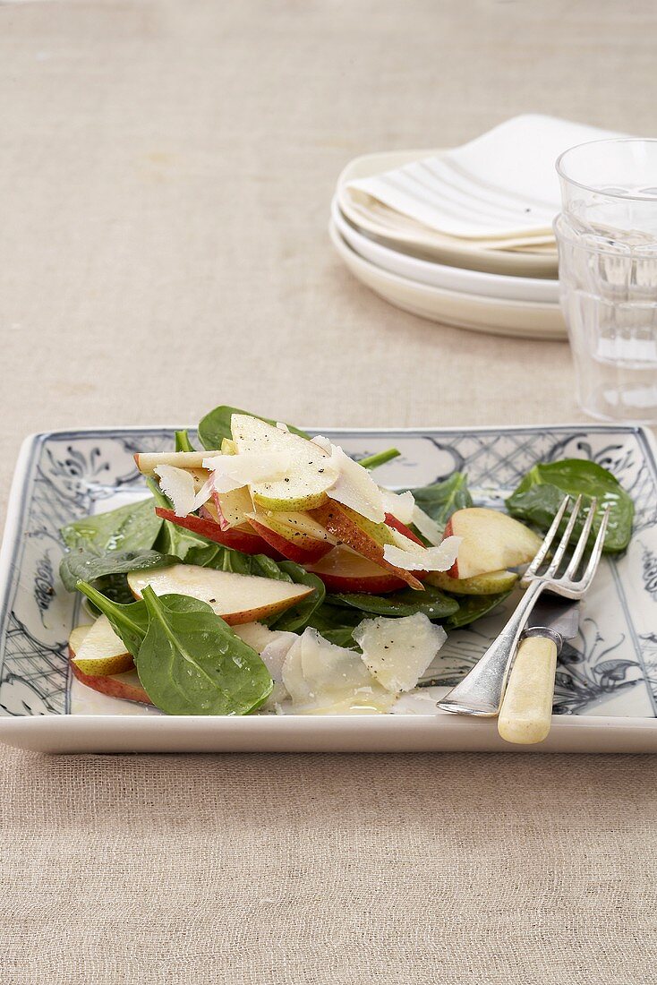 Spinach, Pear & Parmesan Salad