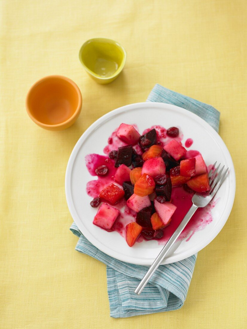 Rote-Bete-Salat mit Birnen und Cranberries