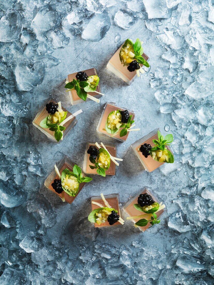 Champagne jelly cubes with caviar
