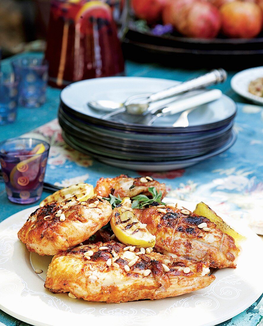 Spicy chicken breasts with pine nuts and lemons