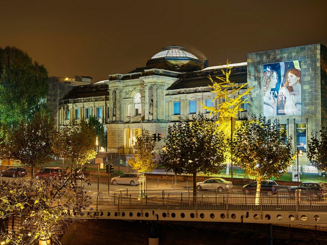 Das beleuchtete Museum Städel, Frankfurt am Main, Deutschland