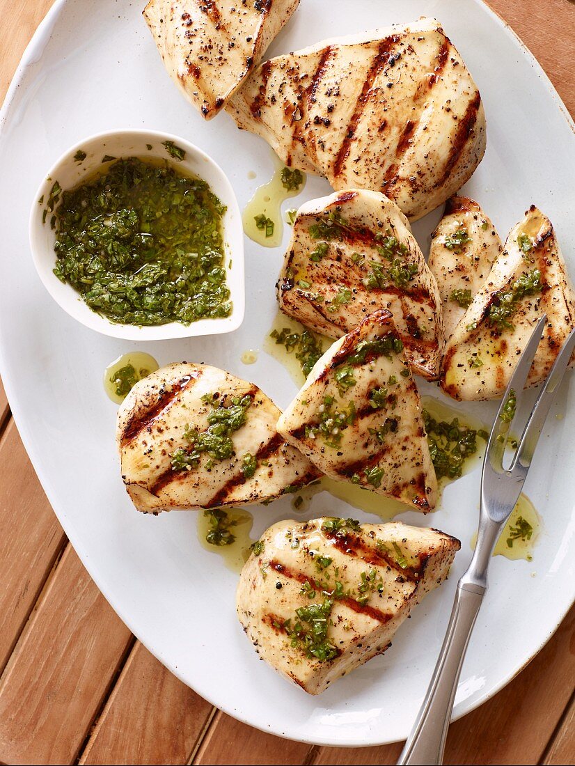 Gegrillte Hähnchenbrust mit Salsa Verde