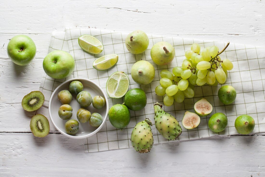 Verschiedene grüne Früchte
