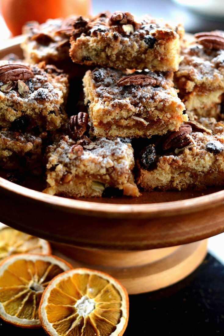 Muesli cakes with nuts and dried fruit