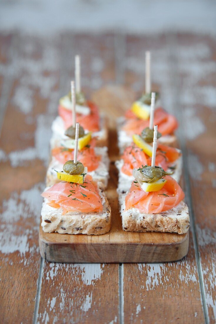 Mini canapés with smoked salmon and capers