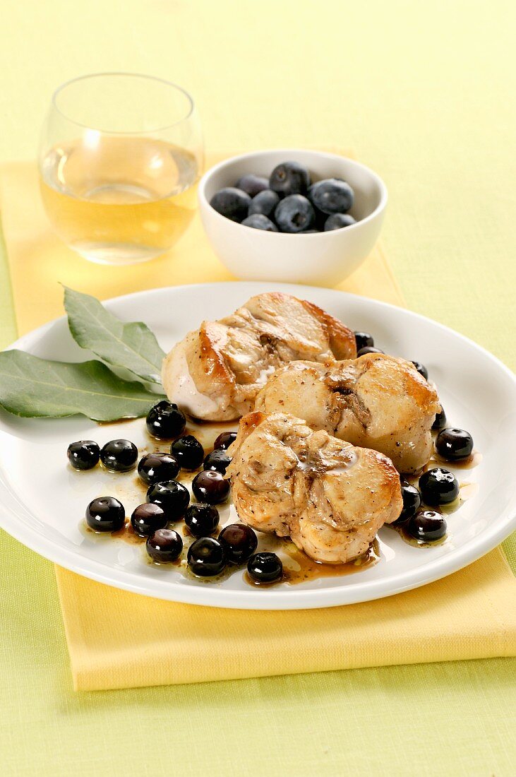 Rabbit with olives and blueberries