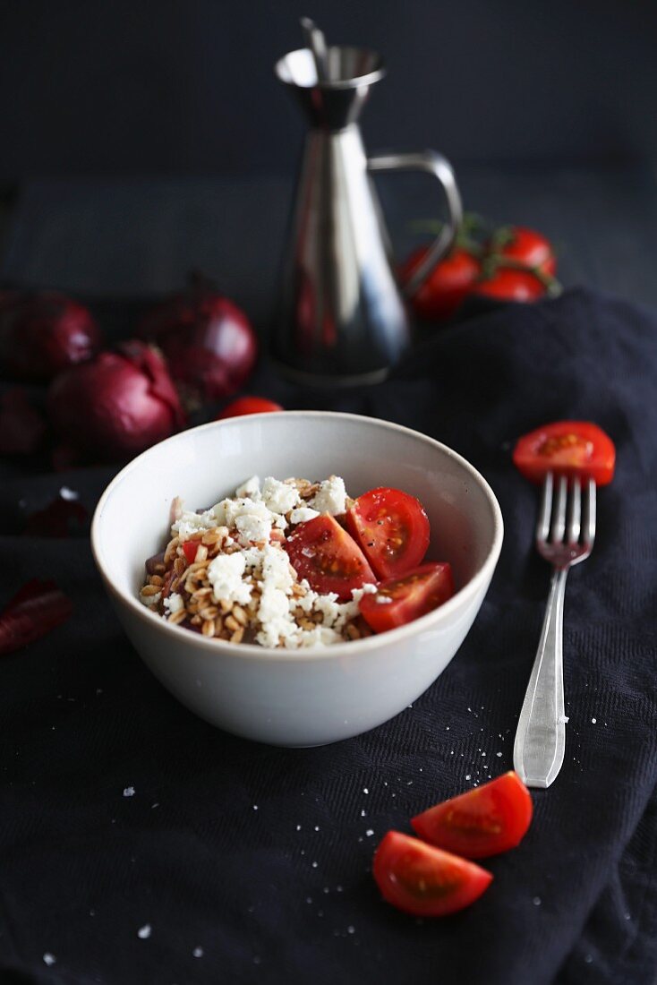 Farro salad with tomatoes, onions and feta cheese