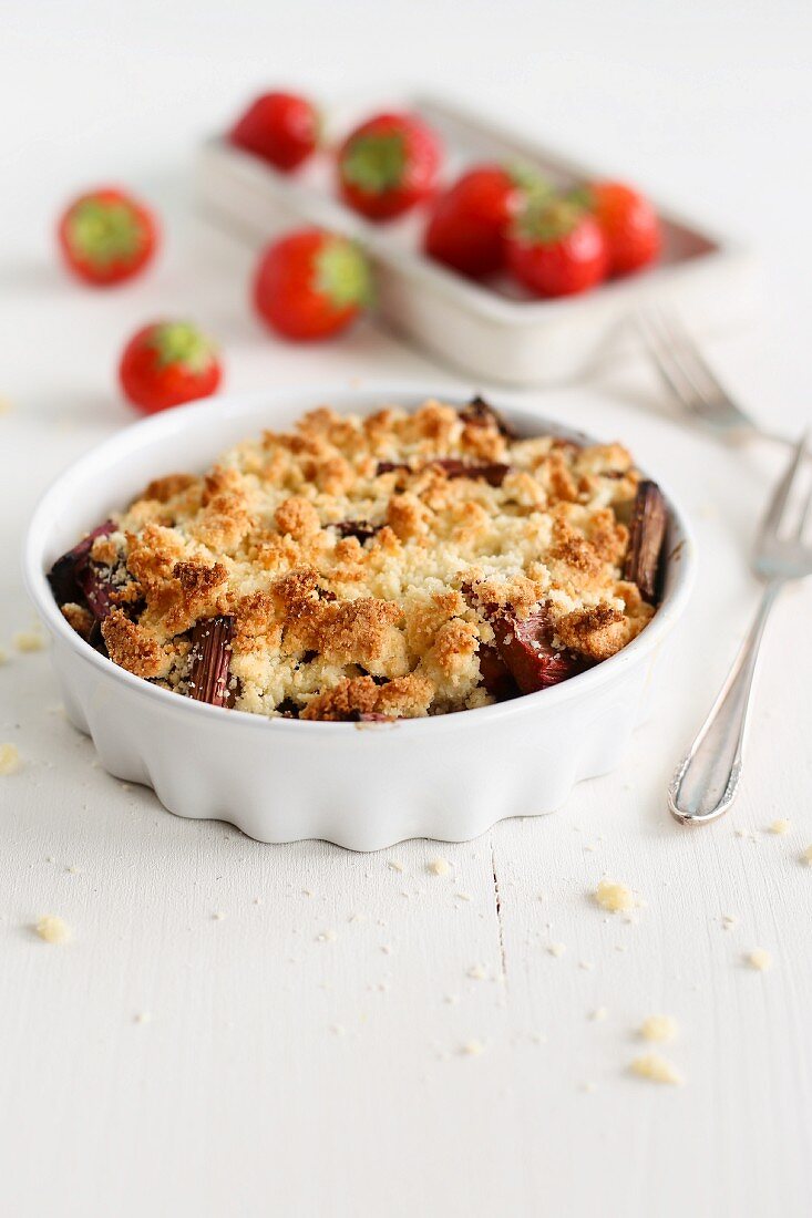 Rhubarb and strawberry crumble with coconut