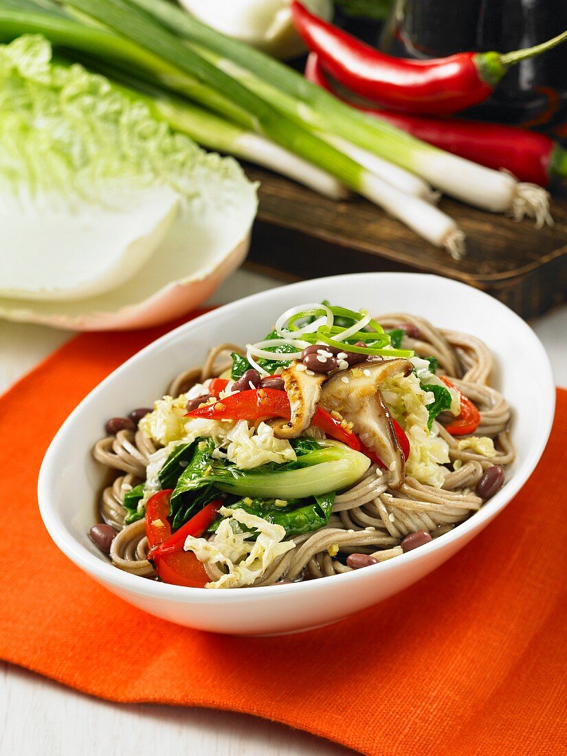 Soba noodles with bok choy, peppers and mushrooms