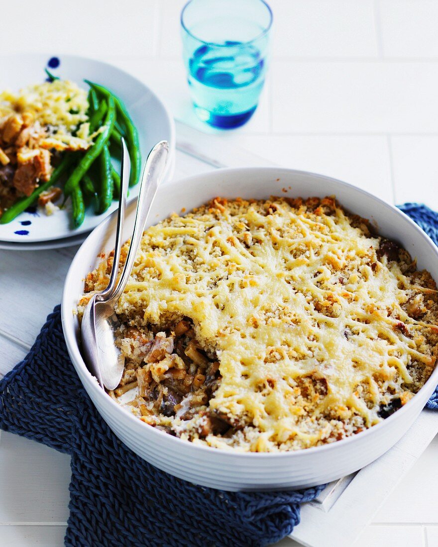 Chicken and thyme pasta bake