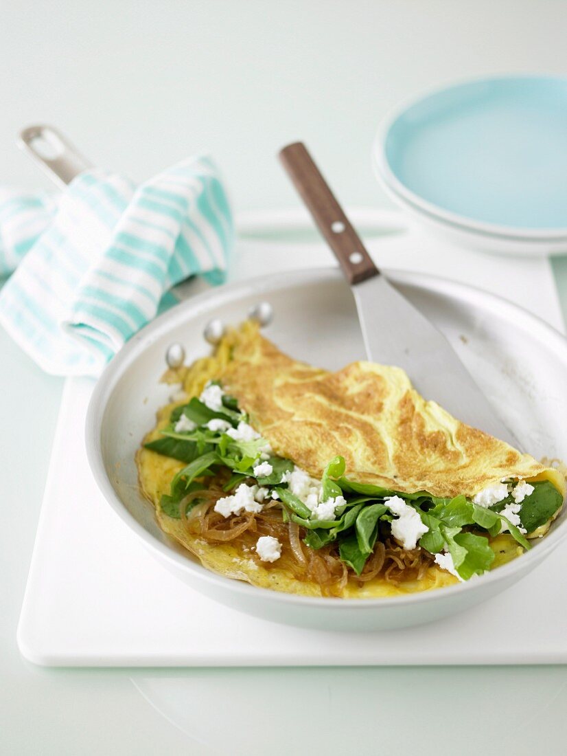 Omelett mit Spinat, Rucola und Ziegenkäse