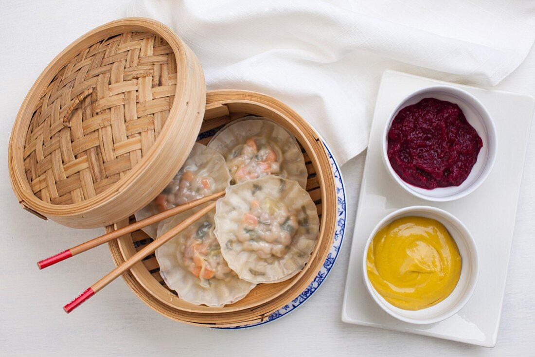 Steamed dumplings with pork (China)