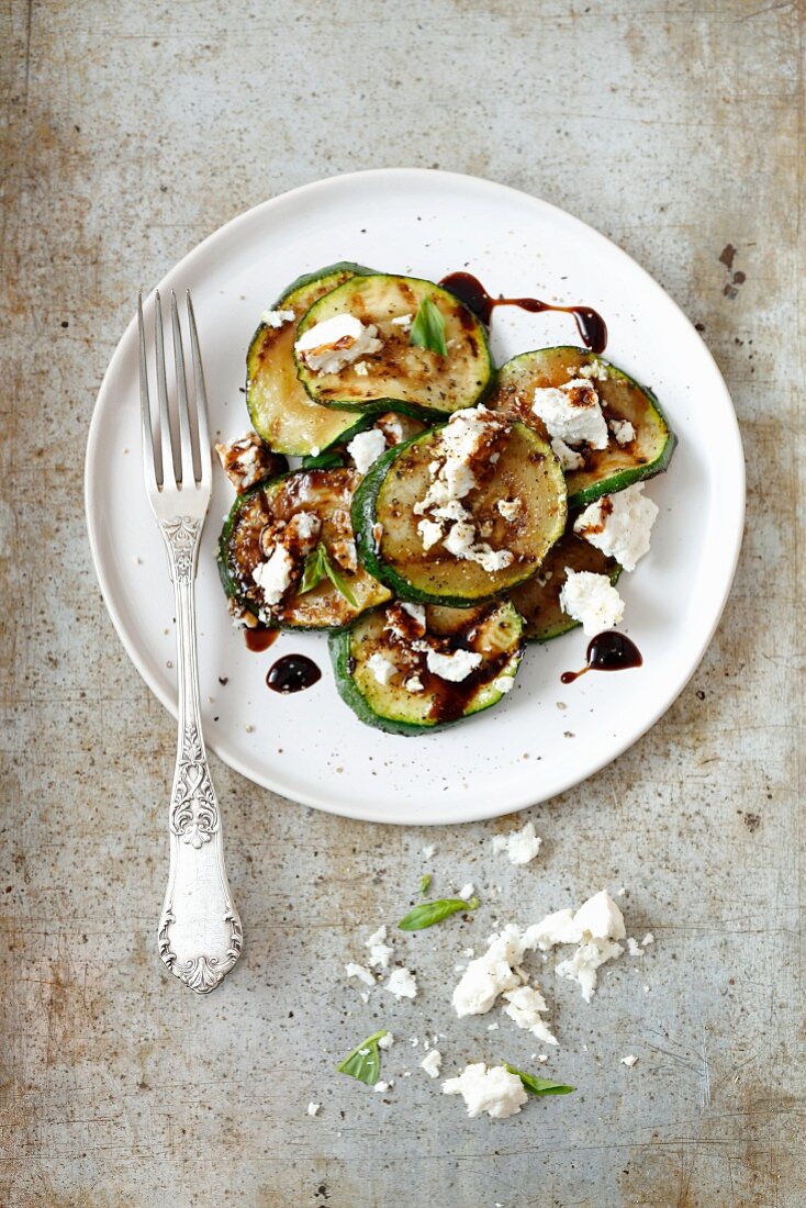 Grilled courgettes with ricotta, balsamic sauce and peppermint