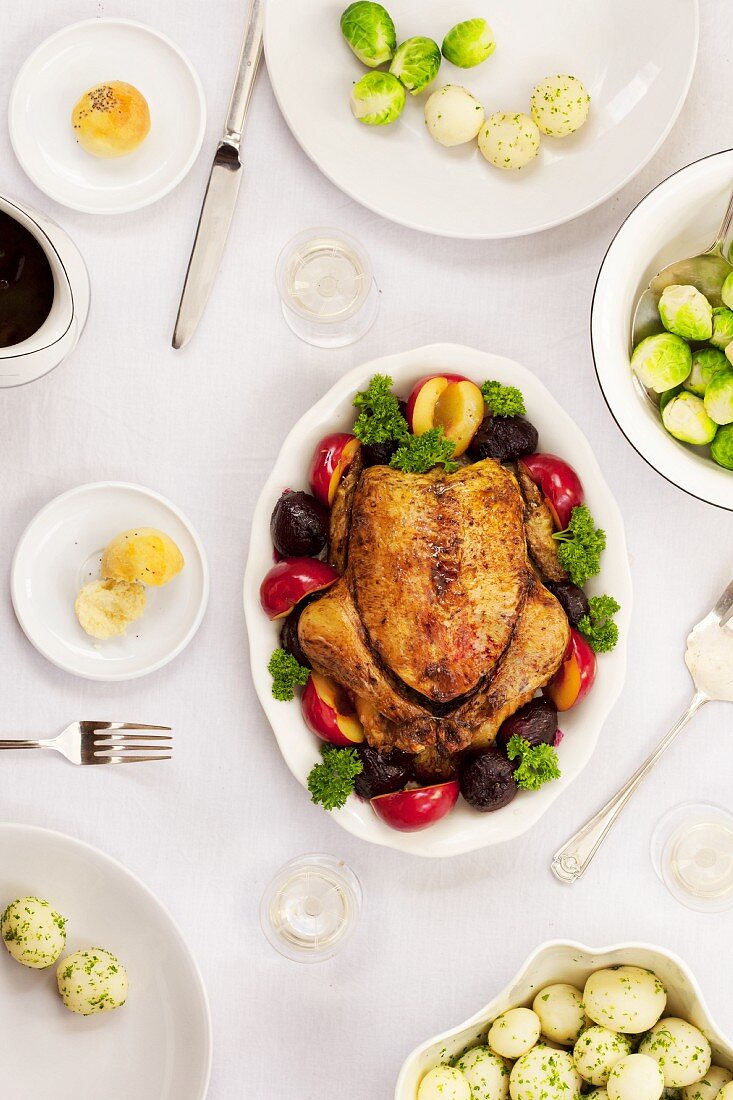 Brathähnchen mit Kartoffeln und Rosenkohl