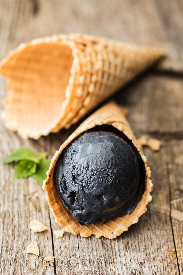 Black ice cream with vanilla