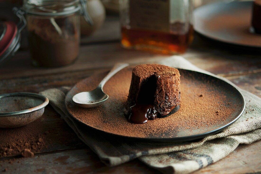 Fondant au chocolat dusted with cocoa powder