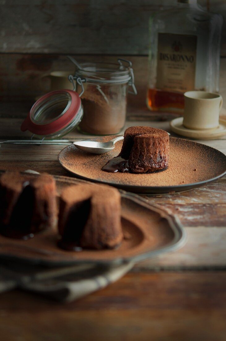 Fondant au chocolat dusted with cocoa powder