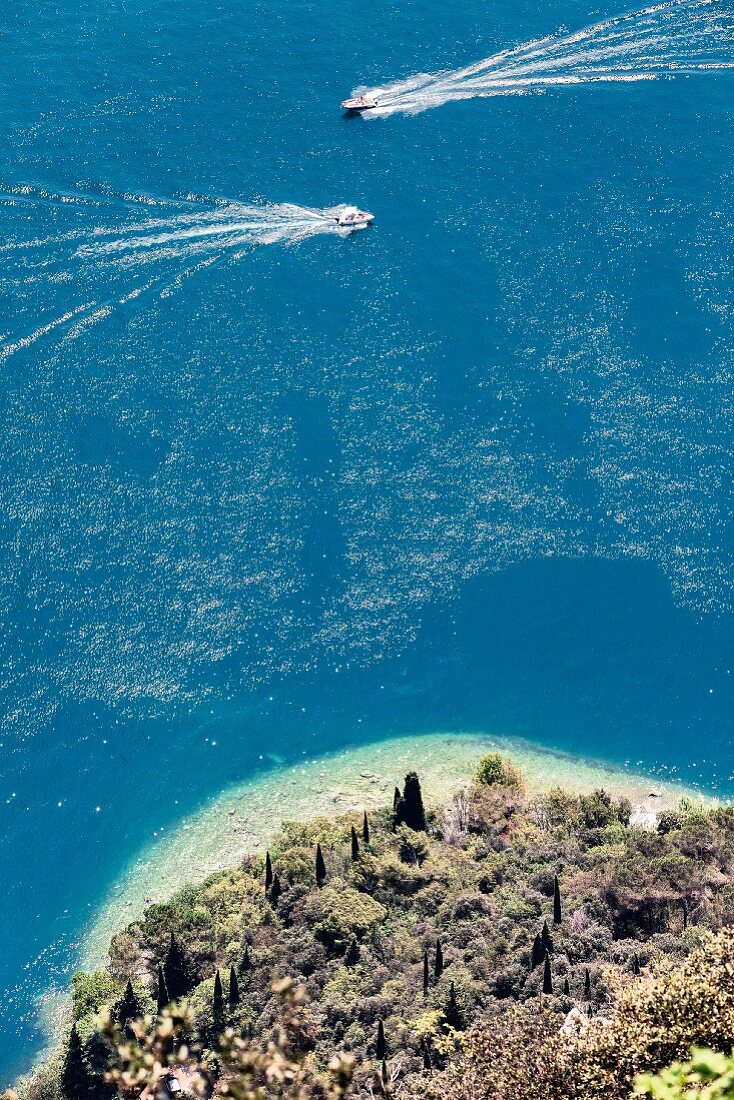Blick von Tignale auf den See, Gardasee, Italien